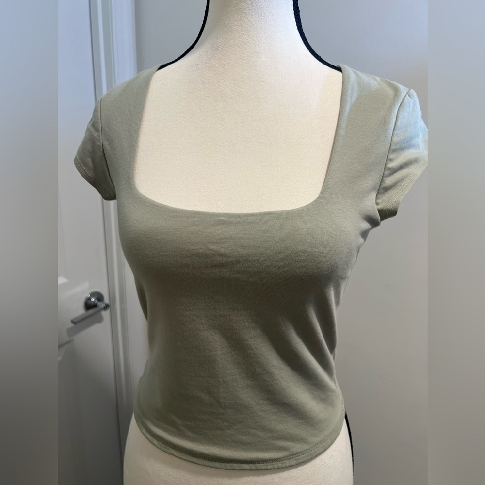 Garage Sage Green Scoop Neck T Shirt Top Size Medium Stretch Basic Tee - Picture 5 of 6